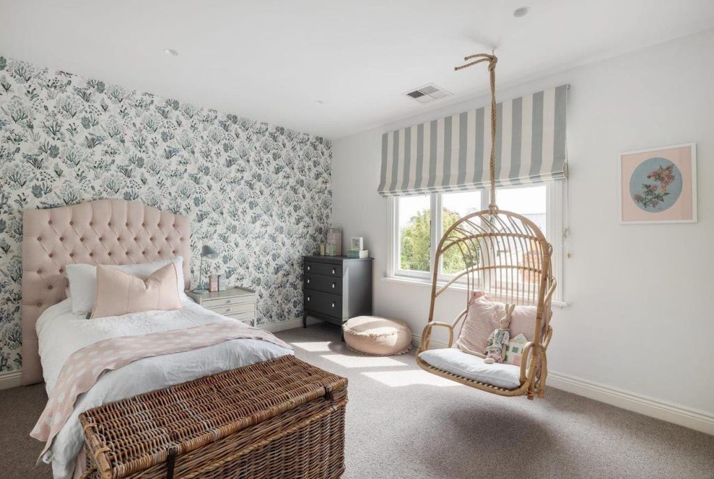 Glen Iris 128