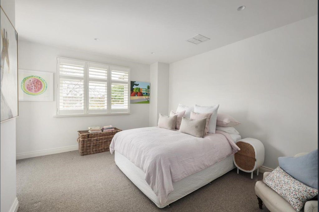 Glen Iris 128